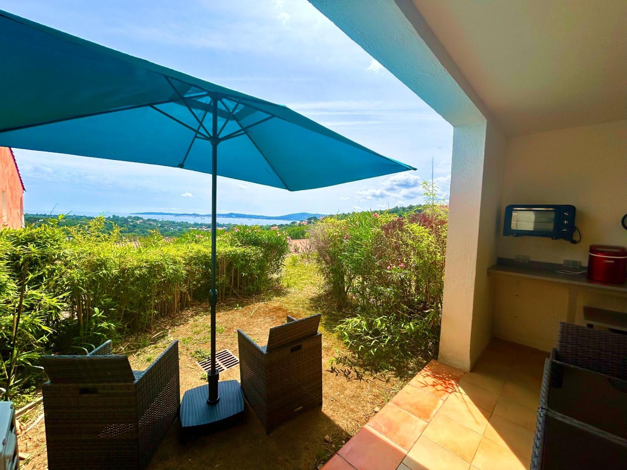 Les Restanques Vue Mer Roses 1070 Rez De Jardin Гримо Екстериор снимка